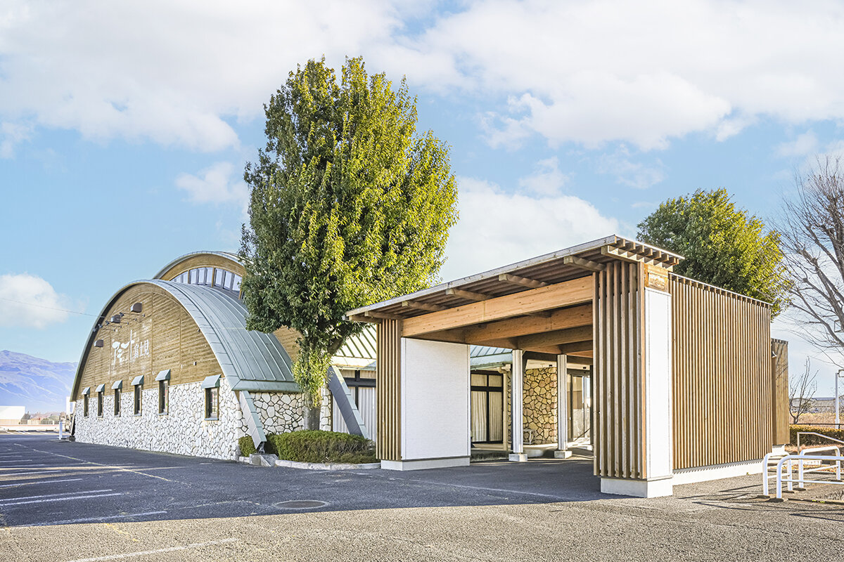 外観は木を基調とした格調高い空間で、安らぎと慈しみに満ちたゆったりとした時が刻まれます。