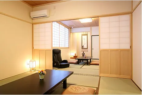 ホテル並みの宿泊施設が備わった控室